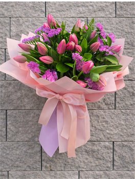 מלא טוליפ וענפי קישוט מהודר